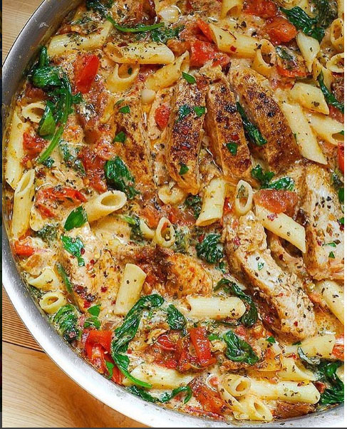 Chicken Penne with Bacon and Spinach in Creamy Tomato Sauce