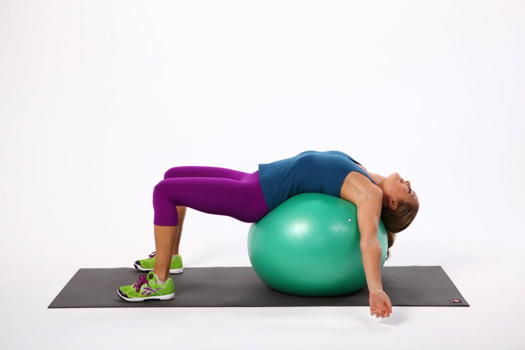 Exercises 4 with an aerobic ball