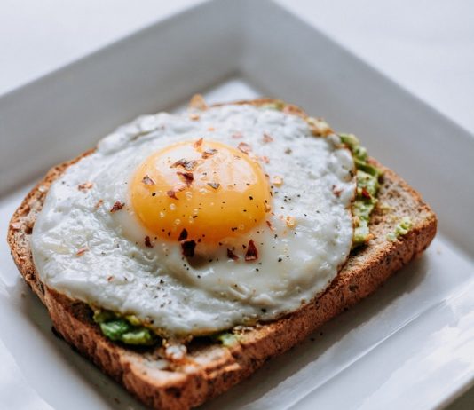 15 High-Protein Breakfasts That Make 30 Grams Shockingly Easy