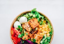 What is the hara hachi bu diet and how does it work? Healthy, portion-controlled fresh meal in a bowl
